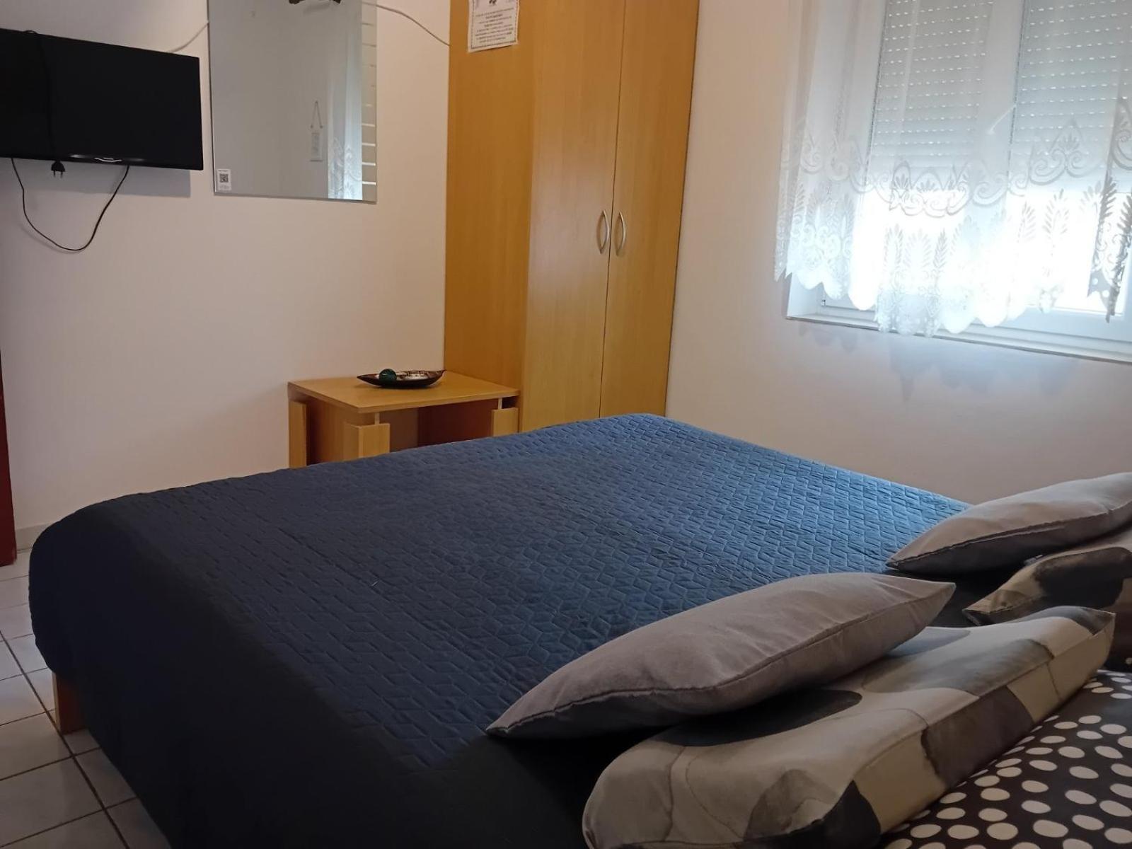 Rooms With A Parking Space Krk - 13553 Vrh  Kamer foto