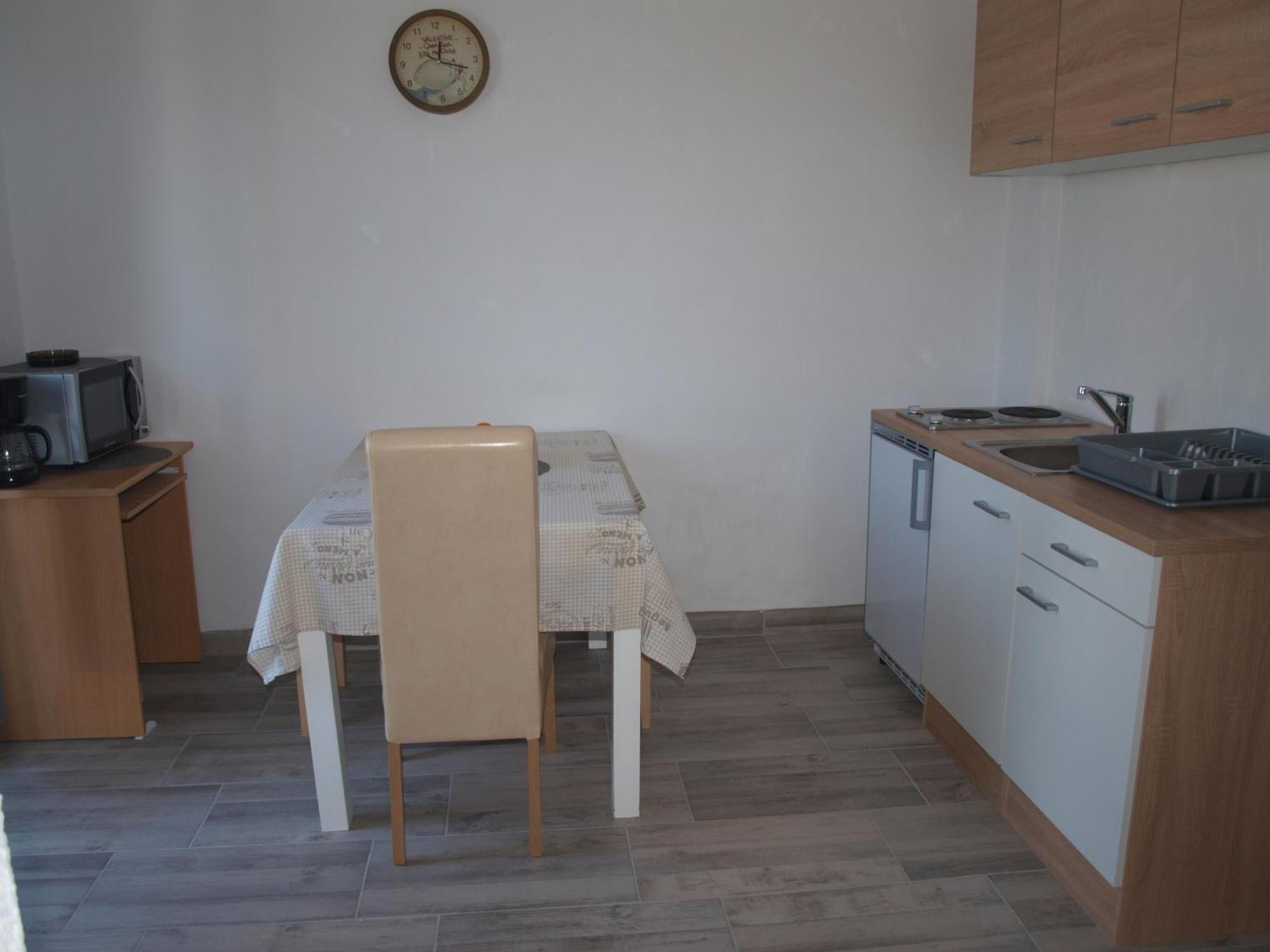 Rooms With A Parking Space Krk - 13553 Vrh  Buitenkant foto